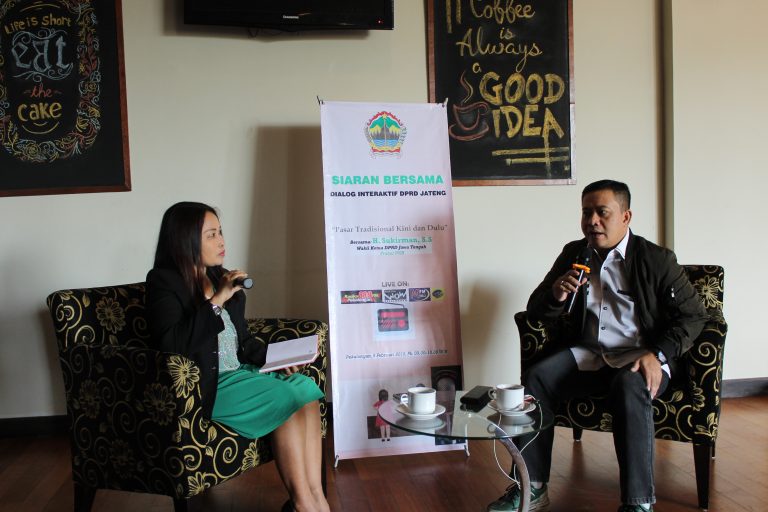 DIALOG INTERAKTIF: Pasar Tradisional Miliki Nilai Romantika