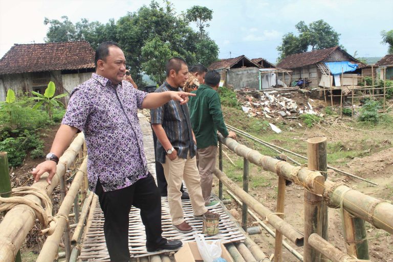 Penguatan Tebing Sungai Blorong Maksimal