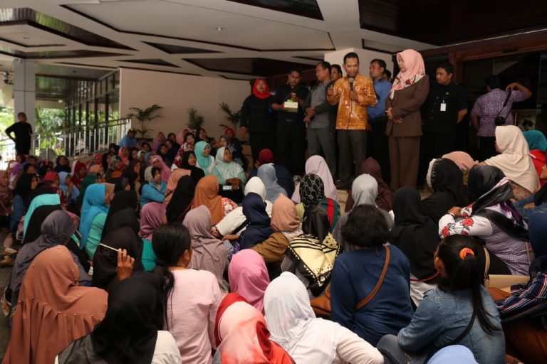 Hak Tak Terpenuhi, Ahmadi Siap Mediasi Sengketa di PT Holi Karya Sakti