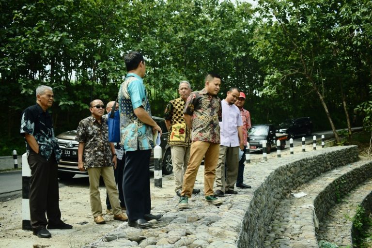 Talut Ruas Jatinegara Perkuat Jalan Pemalang-Slawi