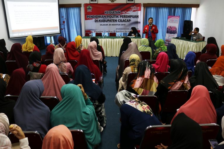 Ahmadi: Perempuan Harus Berperan dalam Pembangunan