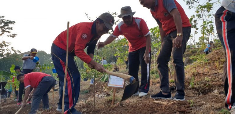 Ketua DPRD Hadiri Penanaman 1.100 Bibit Pohon
