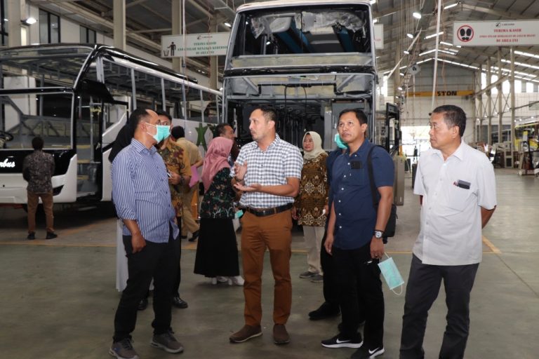 Karoseri Laksana Tembus Pasar Ekspor Otomotif