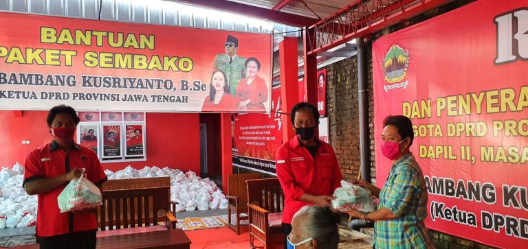 Bambang Kribo Bagikan 10.000 Paket Sembako