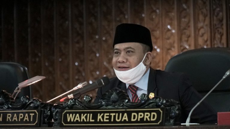 RAPAT PARIPURNA VIRTUAL: Tanggapan Gubernur atas 4 Raperda