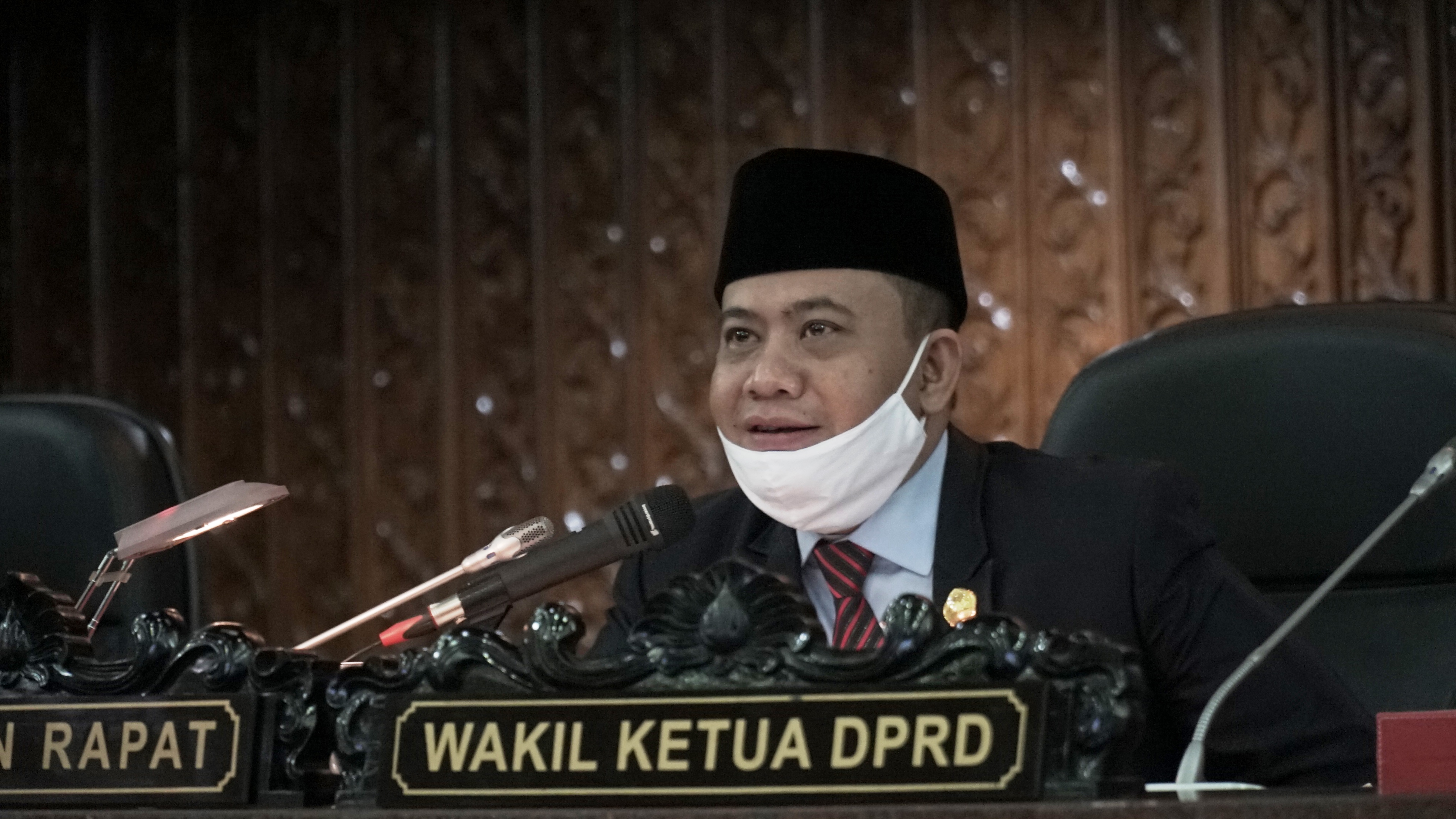 RAPAT PARIPURNA VIRTUAL: Tanggapan Gubernur atas 4 Raperda