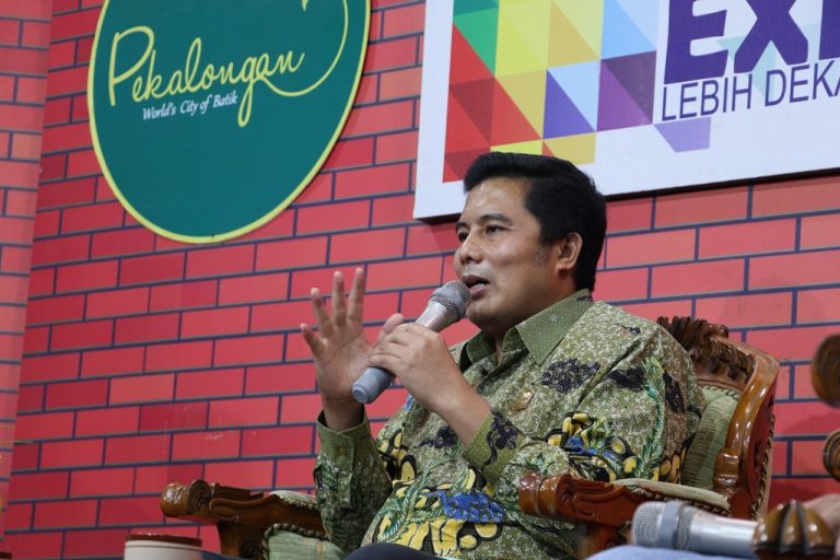 Sosialisasikan New Normal secara Wajar dan Berguna