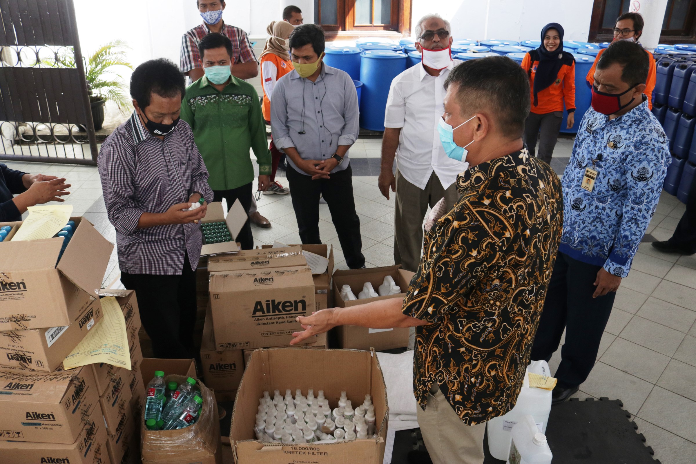 Pimpinan DPRD Cek Logistik Posko Covid-19