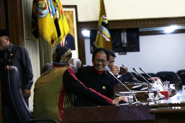 Bambang Kribo Ajak Anggota Dewan Bantu Wifi bagi Siswa
