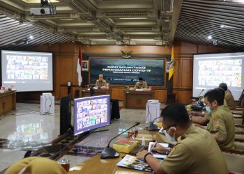 RAPAT SATGAS COVID-19: Masyarakat Belum Disiplin Pakai Masker & Jaga Jarak