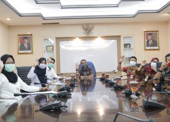 Gubernur Serahkan 1.349 SK Pengangkatan CPNS