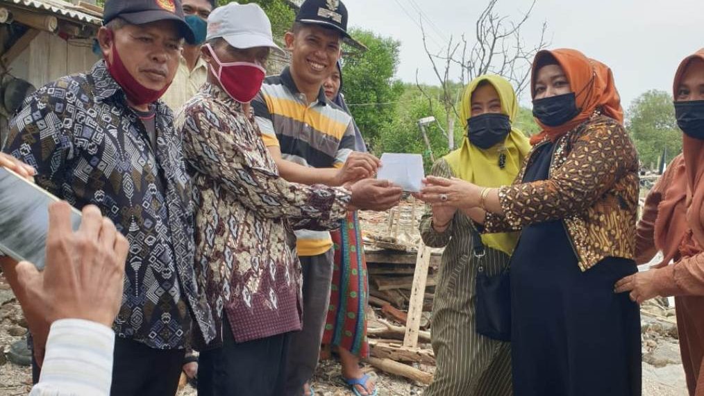 Korban Bencana Ombak Terima Bantuan