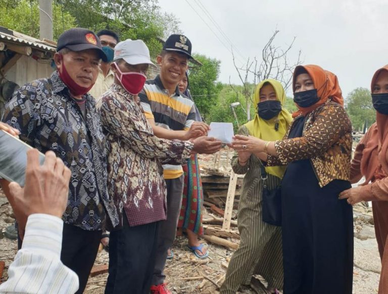 Korban Bencana Ombak Terima Bantuan