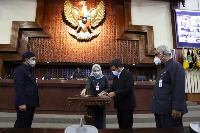 DPRD-Gubernur Sepakati Perubahan RPJMD 2018-2023