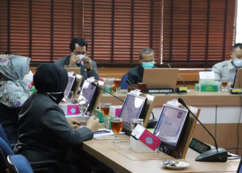RAPAT KERJA KOMISI C: Persiapan Raperda Perubahan Bentuk Hukum Bank Jateng