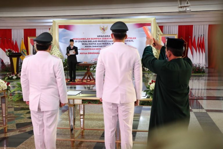 Gubernur: Jangan Minder & Jangan Takut Dikritik