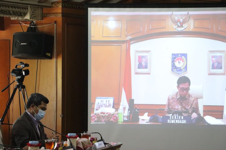 Prioritas Vaksinasi bagi Nakes, Lansia, & Pelayan Publik