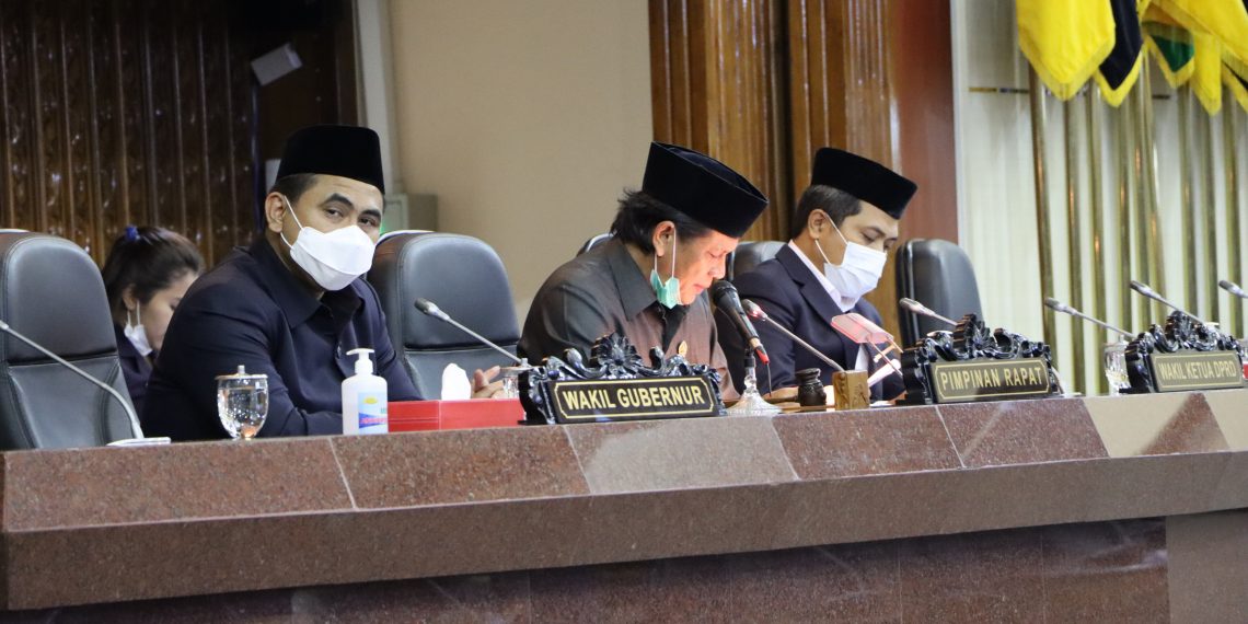 RAPAT PARIPURNA VIRTUAL: Penetapan Raperda BPR BKK & Ekraf