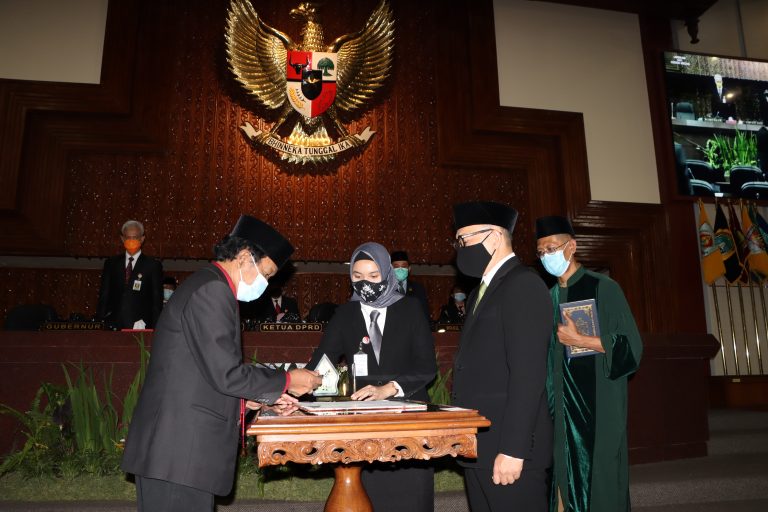 RAPAT PARIPURNA VIRTUAL: PAW Anggota Dewan