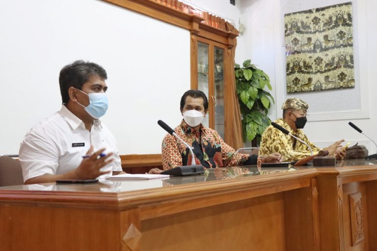 Pansus Diskusi LKPj bersama DPRD Kota Cirebon