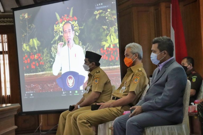 Presiden: Tunda Mudik & Perketat Protkes