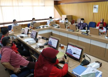 Belum Diangkat ASN, Guru Honorer Sampaikan Keluhan ke Gedung Berlian