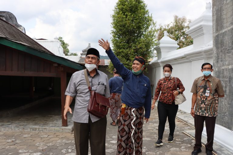 Menarik, Penataan Objek Wisata Religi di Imogiri