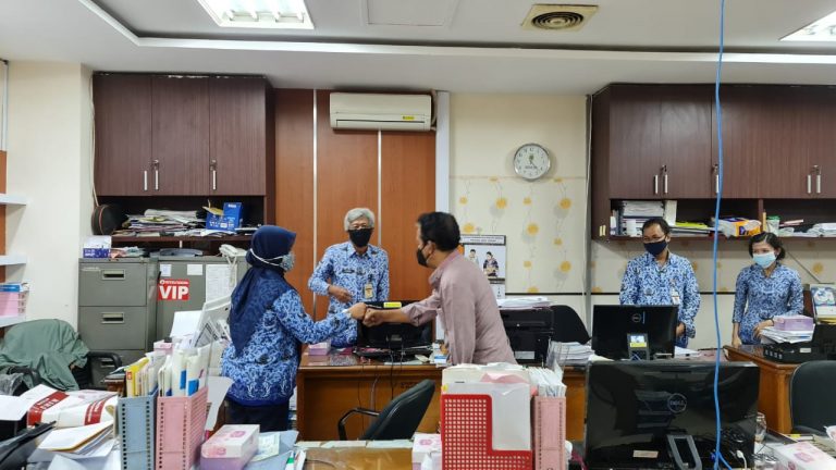 Bambang Kribo Sambangi Ruangan Pegawai