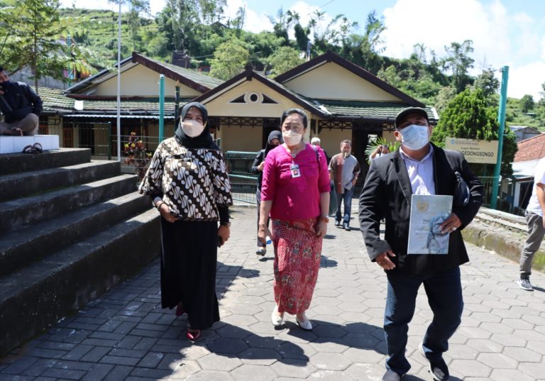 Situs Candi Gedongsongo Masih Terjaga Keasliannya