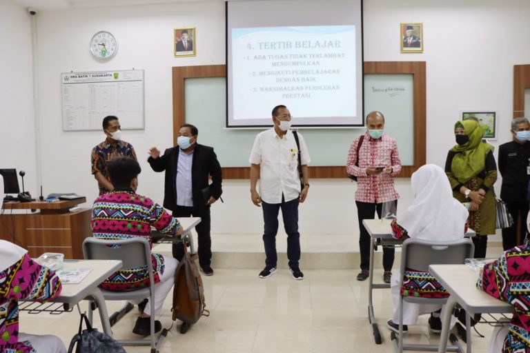 Bagus, Kerjasama Guru & Siswa SMK Batik 1 Solo selama PTM