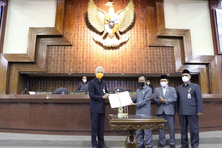 RAPAT PARIPURNA: Disetujui Perubahan APBD 2021
