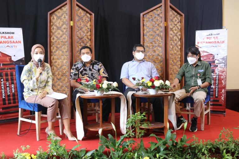 Junjung Etika dan Tata Krama Berinteraksi di Ruang Digital