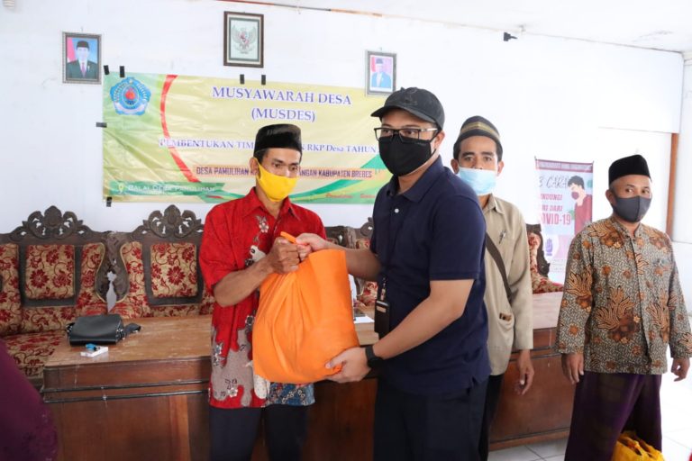 Setwan Jateng Salurkan 60 Paket Sembako di Desa Binaan