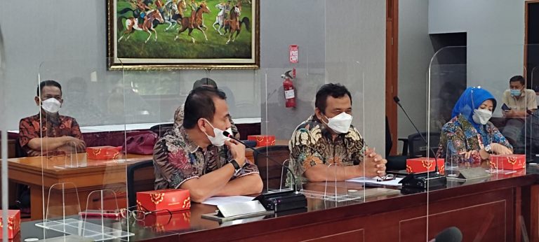 Pansus Covid-19 Diskusikan soal Vaksinasi ke Kemenkes