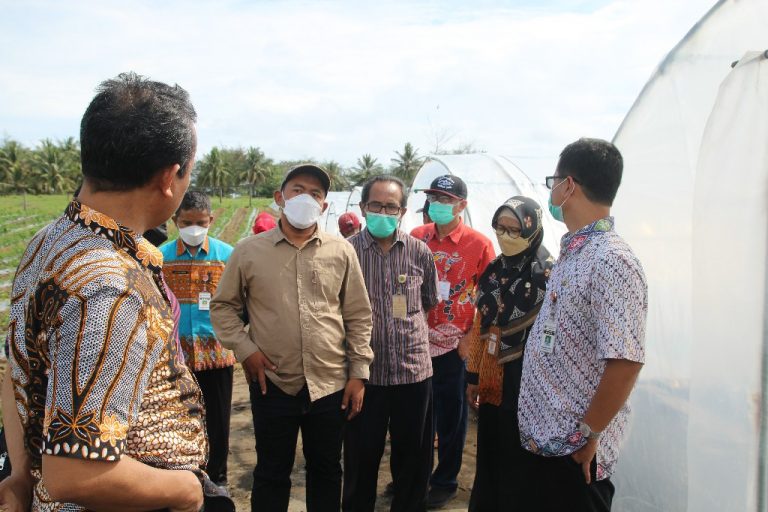 Pansus Nelayan ke Kebumen Temui Petambak Udang dan Petani Garam