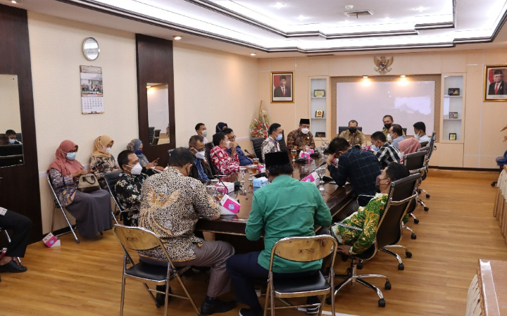 Diskusikan Renja, DPRD Rembang Sambangi Gedung Berlian