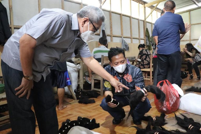 Industri Rambut Wig Purbalingga Ciptakan Lapangan Kerja