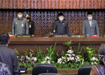 RAPAT PARIPURNA VIRTUAL: Pandangan Umum Fraksi & Tanggapan Gubernur atas Raperda Jamkrida