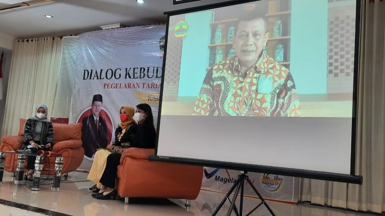 MEDIA TRADISIONAL: Tari Dolalak Tetap Jadi Khas Purworejo