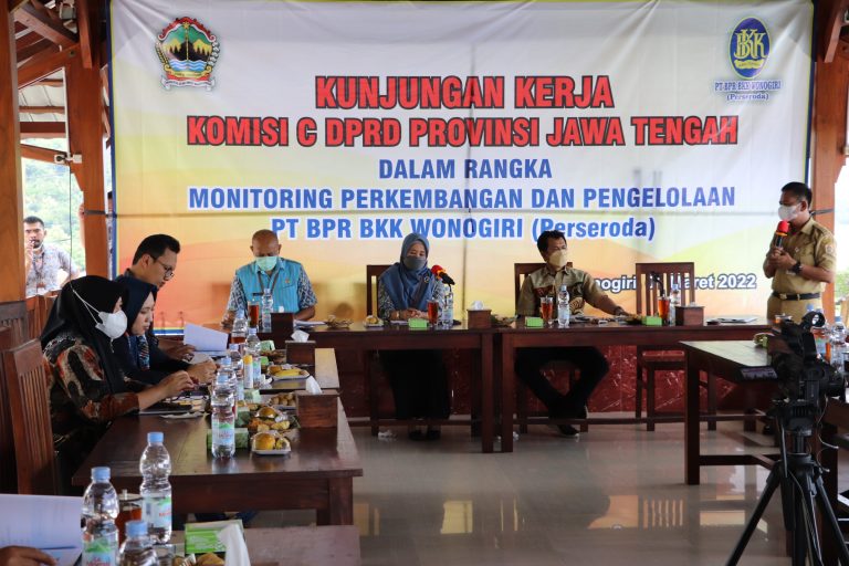 BPR BKK Wonogiri Edukasi Masyarakat Hindari Pinjol Ilegal