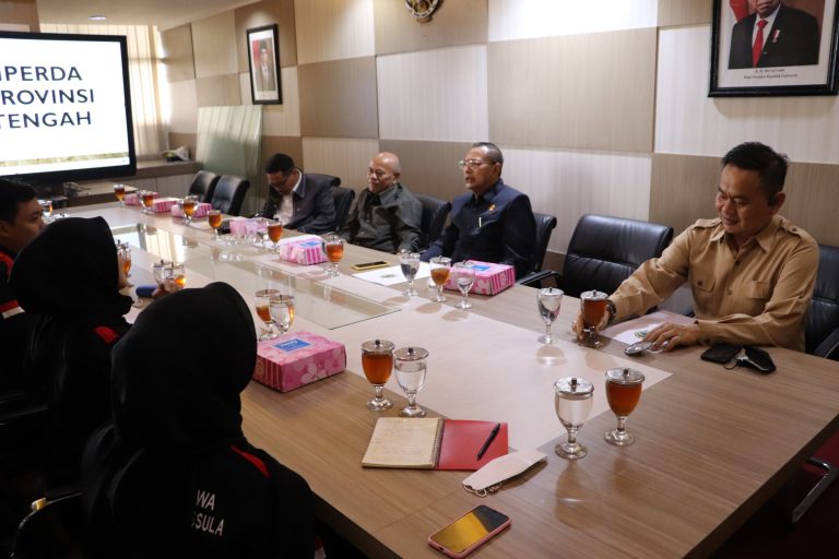 Mahasiswa Hukum Unissula ‘Belajar’ Perda di Gedung Berlian