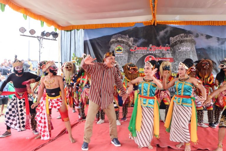 MEDIA TRADISIONAL: Gunung Merbabu ‘Lahirkan’ Kesenian Rakyat