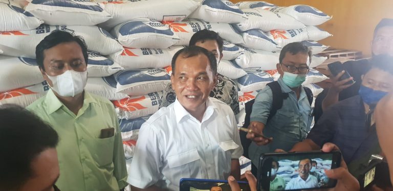 Pantau Gudang Bulog Sragen, Stok Pangan Masih Aman hingga Lebaran