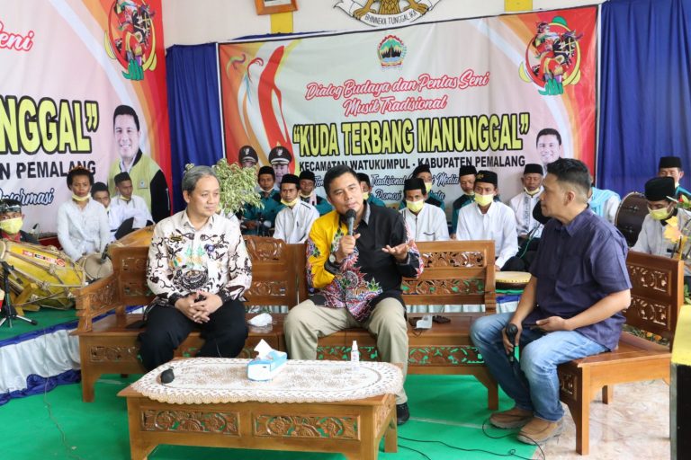 MEDIA TRADISIONAL : Kuda Lumping dan Terbang Kencer, Perpaduan Kegagahan dan Kelembutan