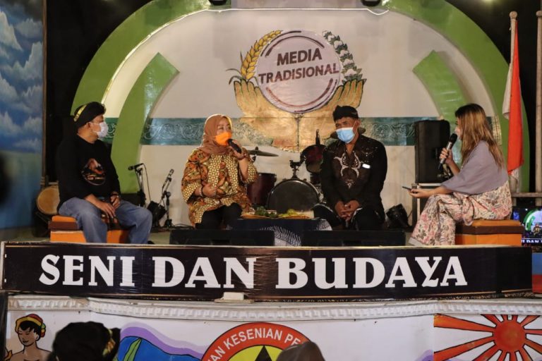 MEDIA TRADISIONAL: Musik Gambus, Tarian Sufi, dan Jaran Ebeg, Khas Pantura