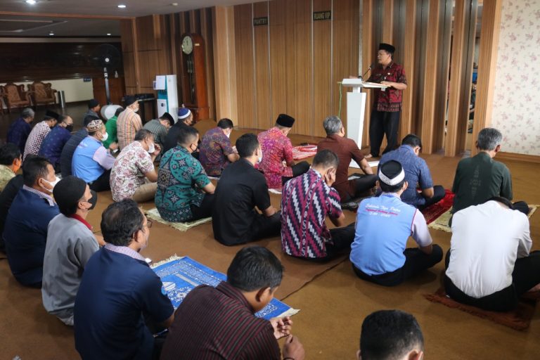 Jalin Silaturahmi, Setwan Jateng Gelar Shalat Zuhur Berjemaah