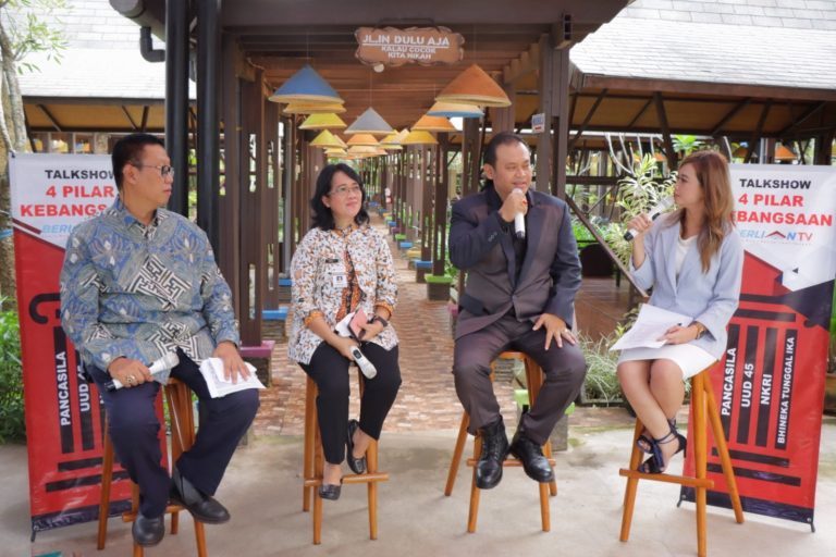 DIALOG 4 PILAR : Pupuklah Nasionalisme sejak Dini