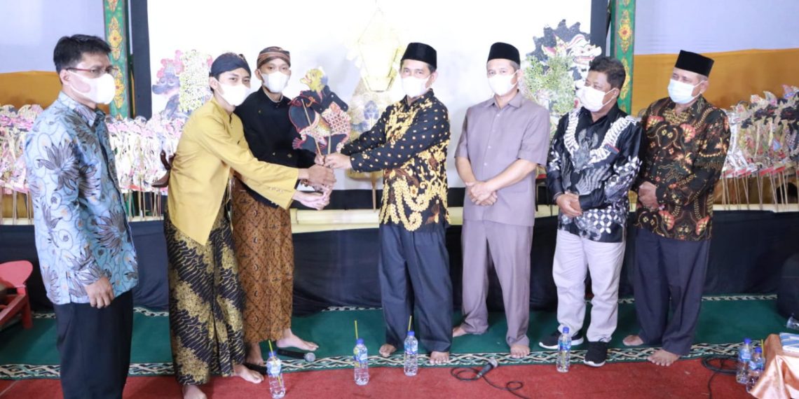 MEDIA TRADISIONAL: Kaum Muda Harus Mau Belajar Seni & Budaya