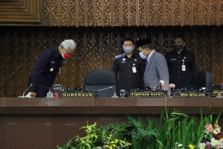 RAPAT PARIPURNA: Raperda APBD 2021 & Raperda Perubahan Bentuk Hukum CMJT