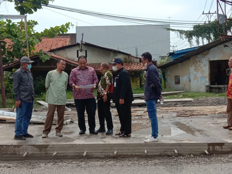 Pengecoran Jalan Ketanggungan-Bantarsari Brebes Dipantau